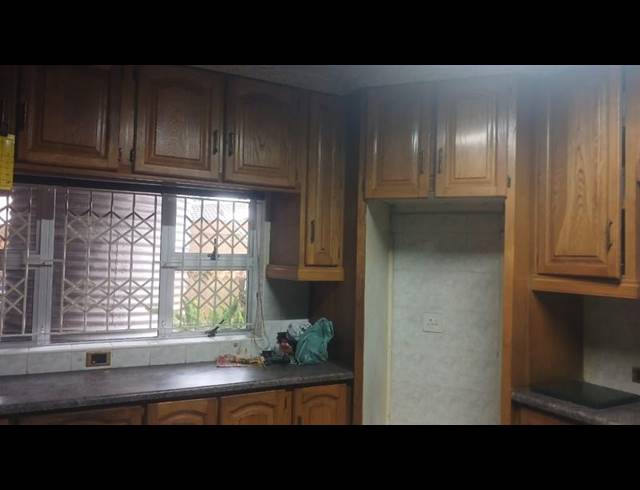 5 BEDROOM HOUSE FOR SALE IN SHALLCROSS